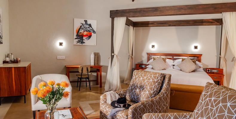 Giraffe Safari Suite