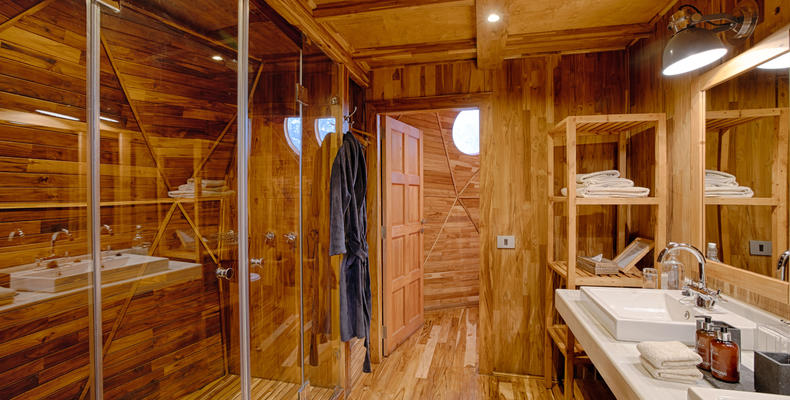 The Highlands - Bathroom