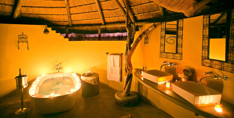 Wildtrack - Luxury Honeymoon Chalet Bathroom
