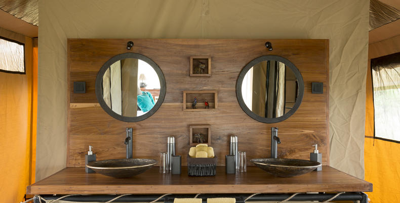 Ensuite bathroom at Kiota Camp
