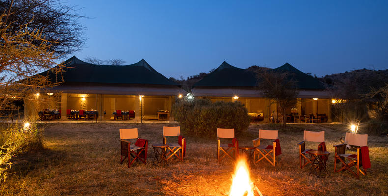 NYIKANI CAMP - CENTRAL SERENGETI - Camp Fire
