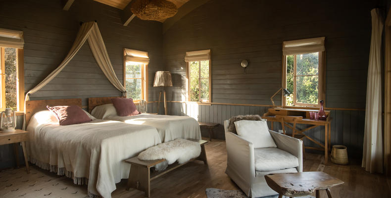 Twin bedroom