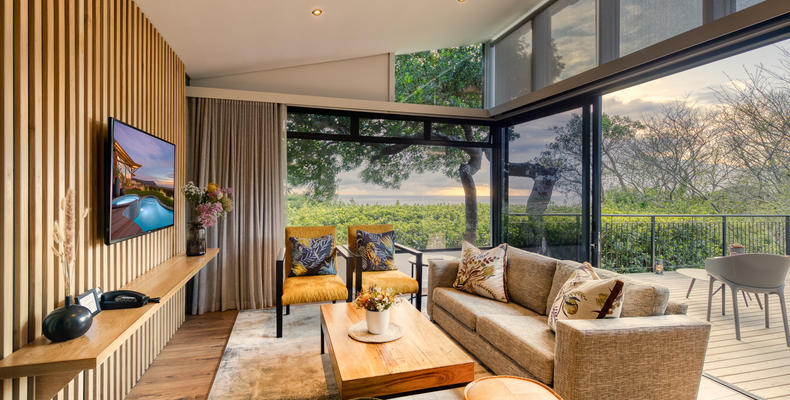 Garden Lodge Suite Lounge