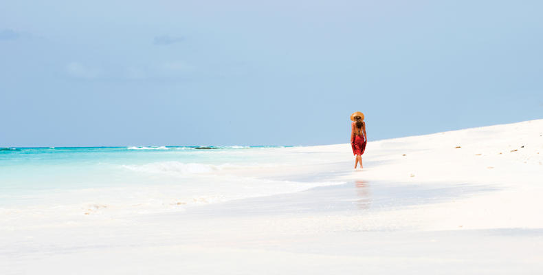Vamizi-Island-Beach-Walk