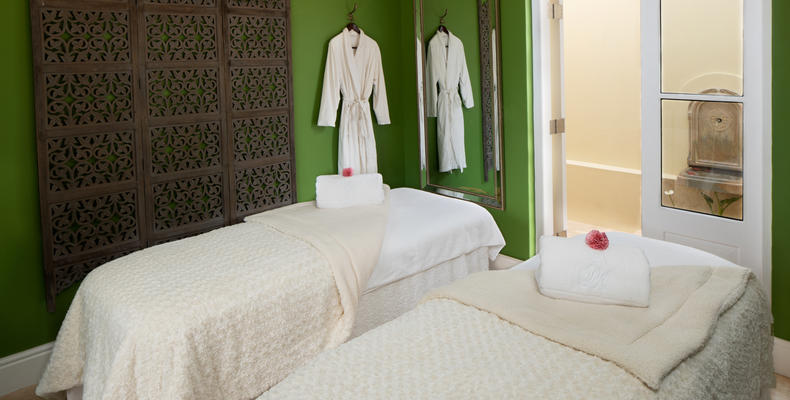 Unwind in fine style with our range of spa treatments