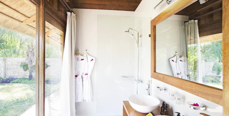 Royal Garden Villa with a Private Pool - bathroom