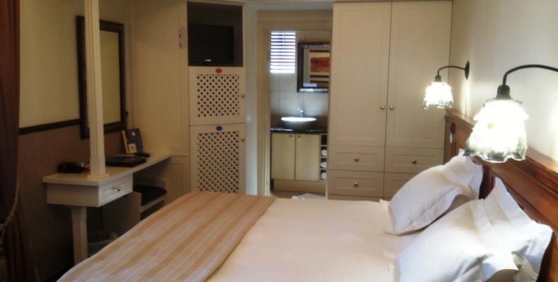 TURNBERRY BOUTIQUE HOTEL