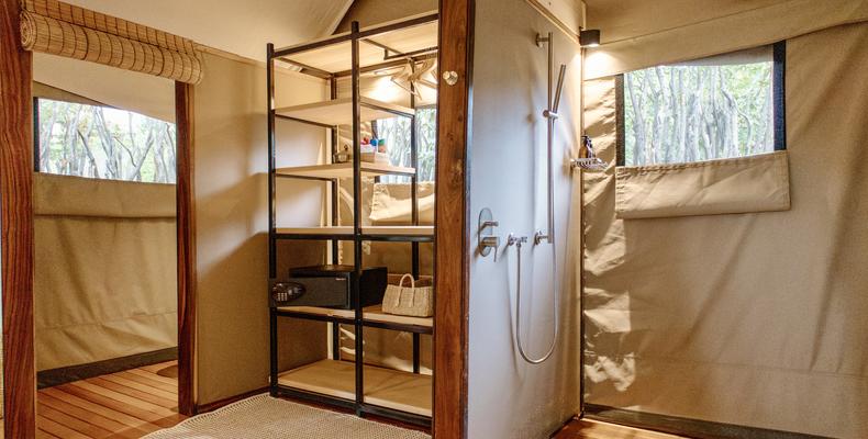 Encounter by Ongava guest tent en suite bathroom
