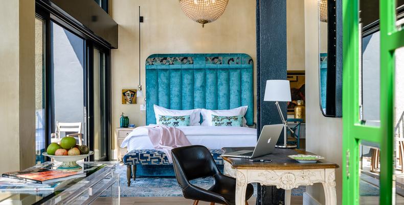 A Deluxe Superior Suite 