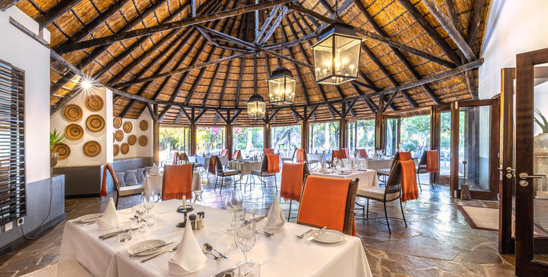 Mushara Lodge - Restaurant Interior