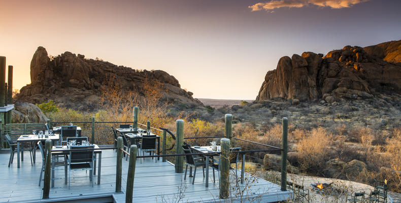 Outer dining deck