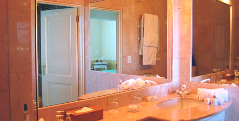 Mogul Suite Bathroom