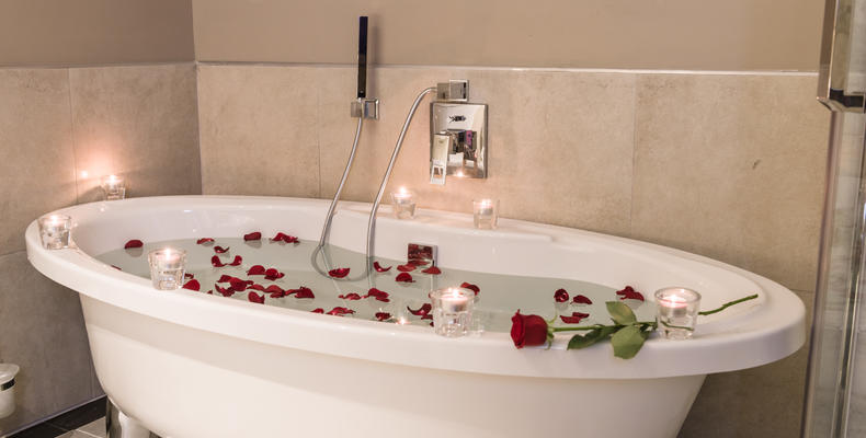 A romantic bathtub in our luxury suite