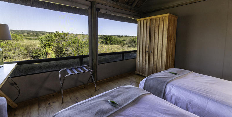 Hlosi Game Lodge - Family Tents Kids Bedroom View