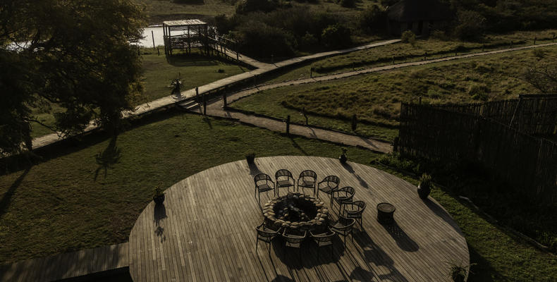 Hlosi Game Lodge - Boma and View