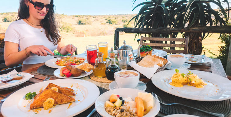 Hlosi Game Lodge Breakfast