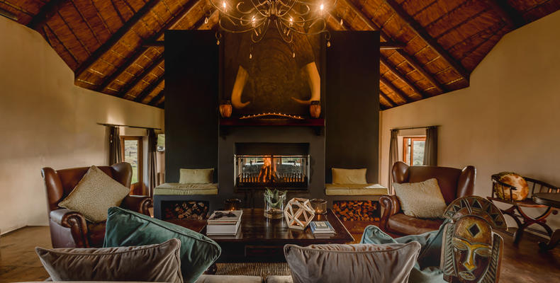 Hlosi Game Lodge - Lounge