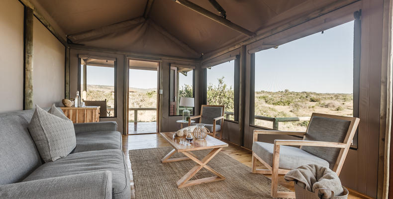 Hlosi Game Lodge - Safari Tent Lounge