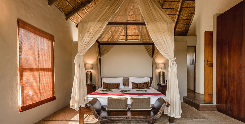 Hlosi Game Lodge - Luxury Suite