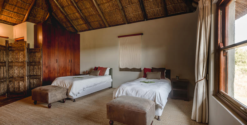 Hlosi Game Lodge - Family Suite Kids Room