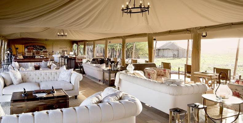 Main Guest Lounge and Bar