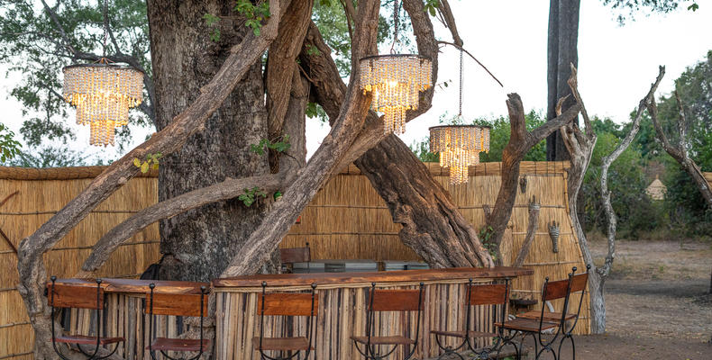 Chitenge bar