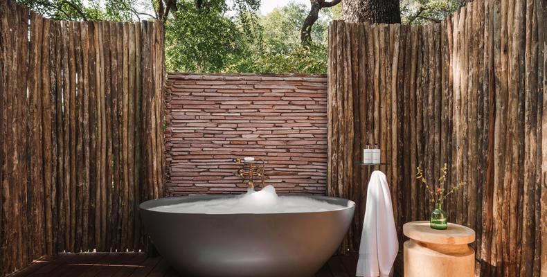 Standard Chalet outdoor bathtub