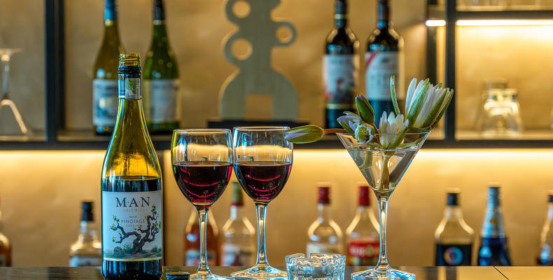 Kwetsani Camp Evening Drinks