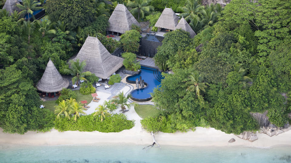 Anantara_Maia_Seychelles_Villa_resort__TecTec_ Restaurant_Aerial View