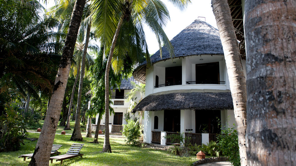 Das traditionsreiche Hotel wurde liebevoll im traditionellen afrikanischen Baustil erbaut.