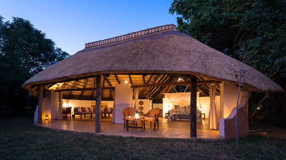 Cosy yet spacious honeymoon suit