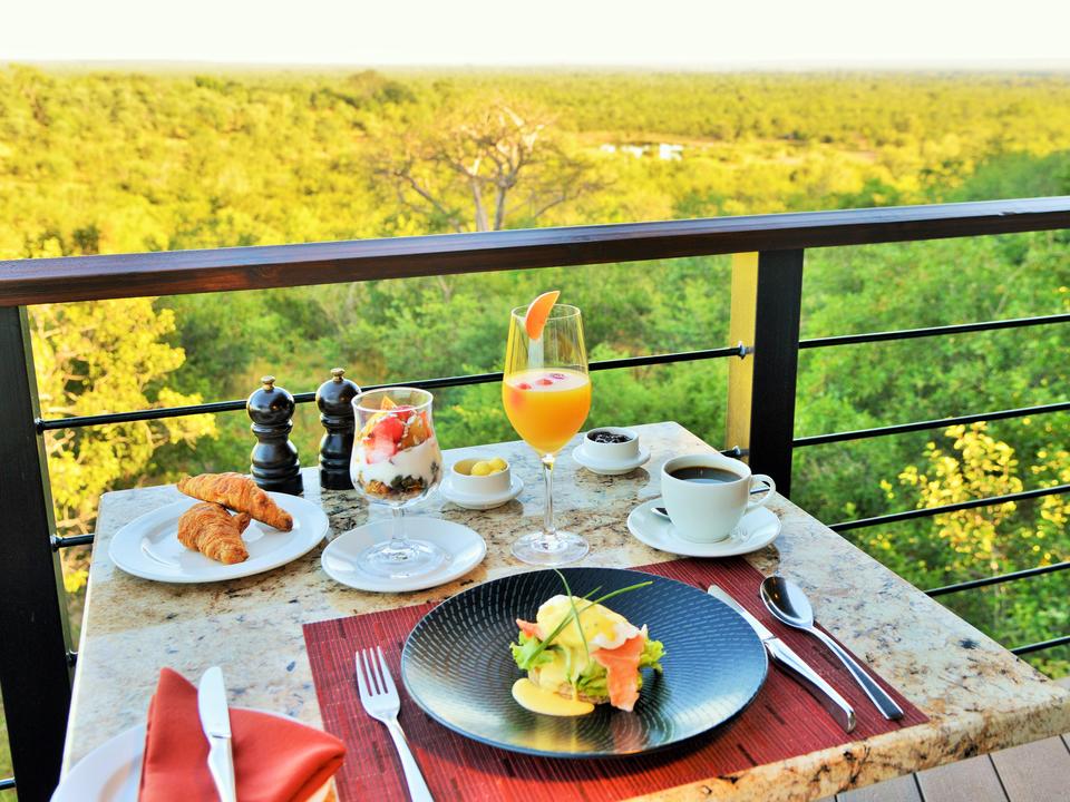 Victoria Falls Safari Club breakfast with a view