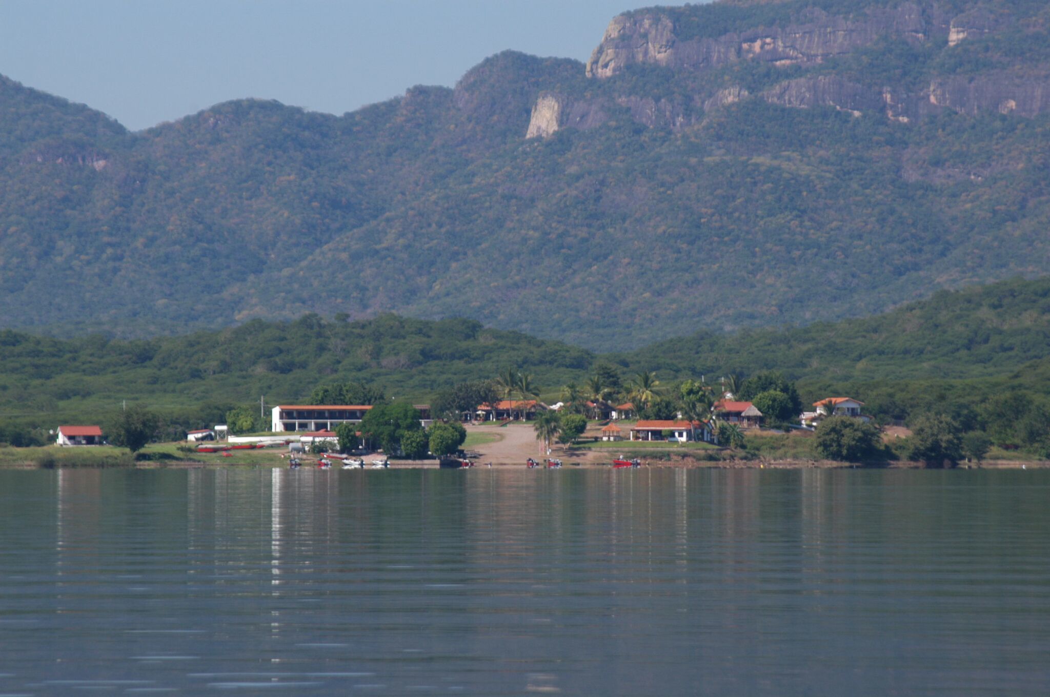 Lake El Salto Map Info-Lake El Salto - Angler's Inn