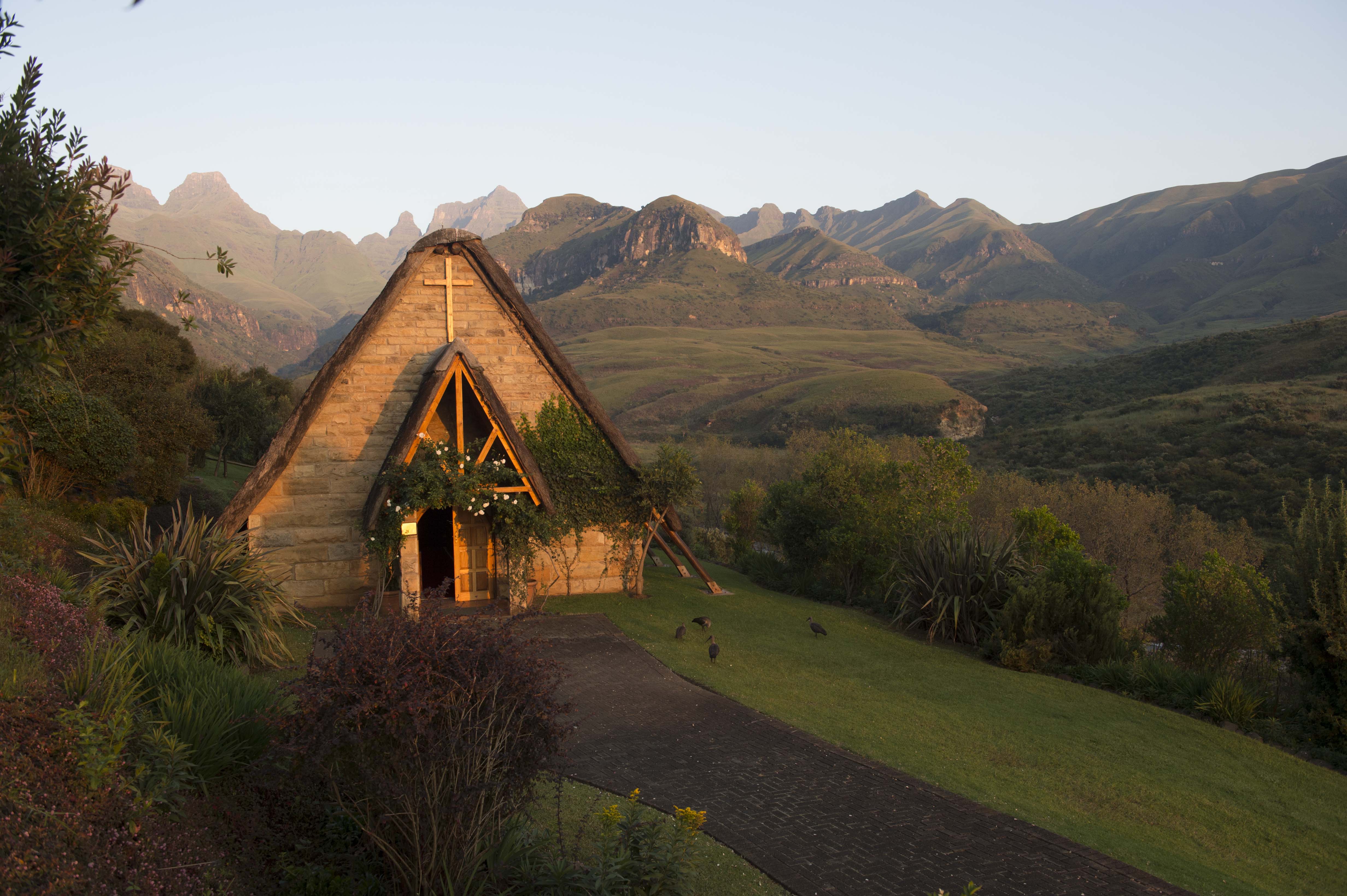 Cathedral Peak Hotel