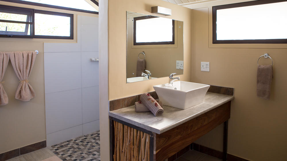 Taleni Etosha Village