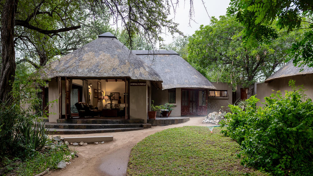 Ivory Wilderness River Rock Lodge