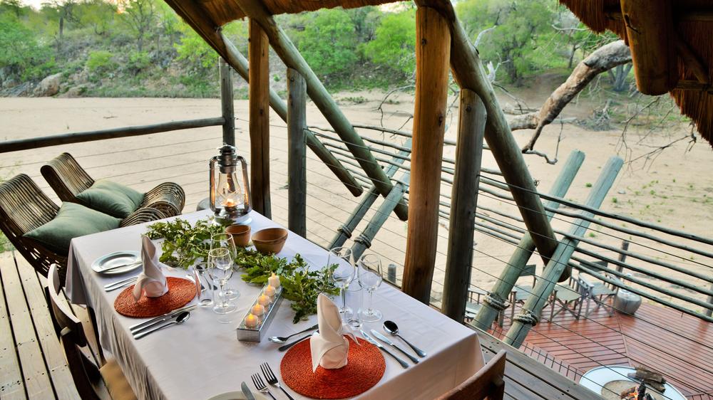 Rhino Post Safari Lodge