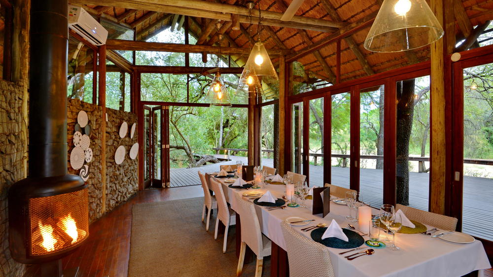 Rhino Post Safari Lodge