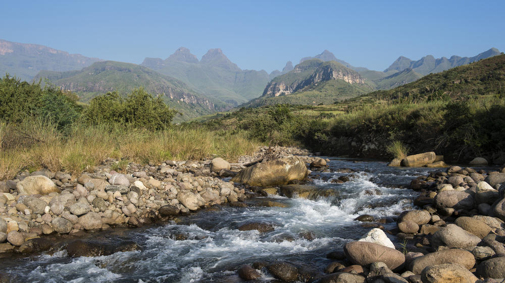 Cathedral Peak Hotel