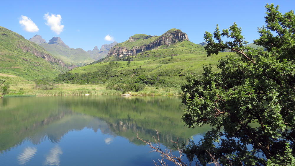 Cathedral Peak Hotel