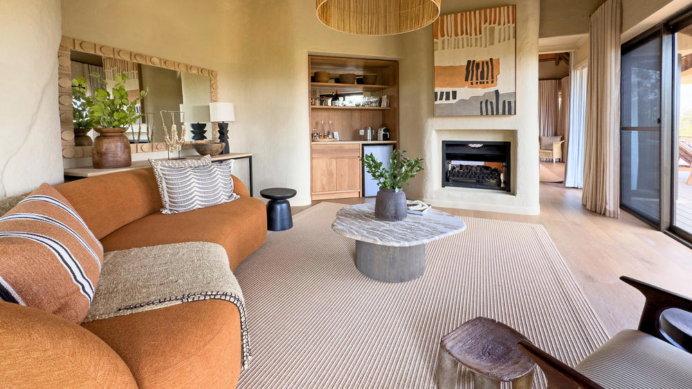 Madikwe Hills Private Game Lodge