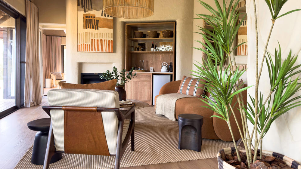 Madikwe Hills Private Game Lodge