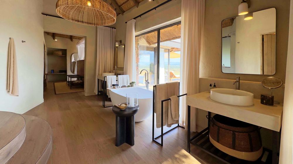 Madikwe Hills Private Game Lodge