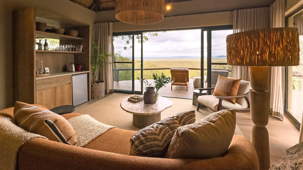 Madikwe Hills Private Game Lodge