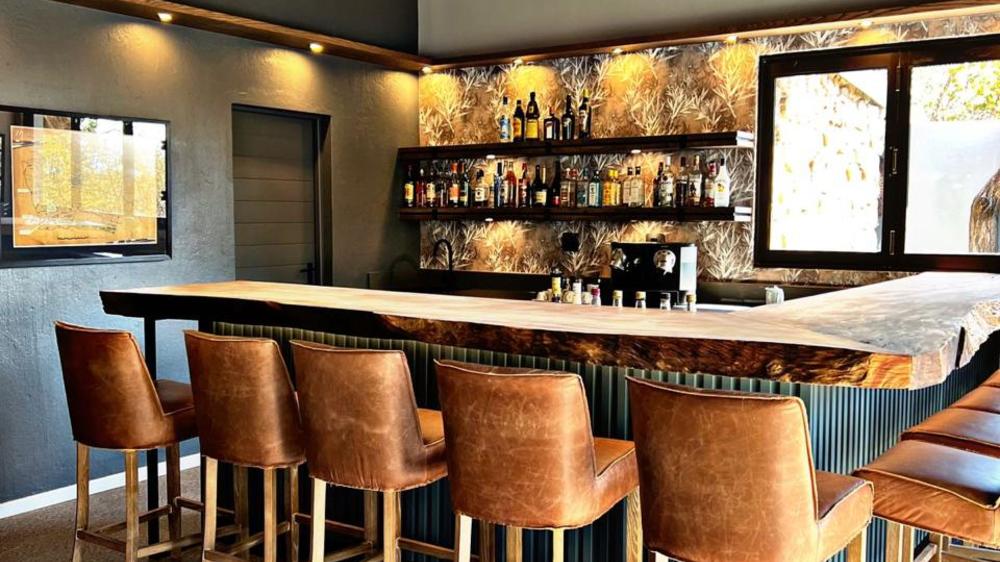 Tuningi Safari Lodge