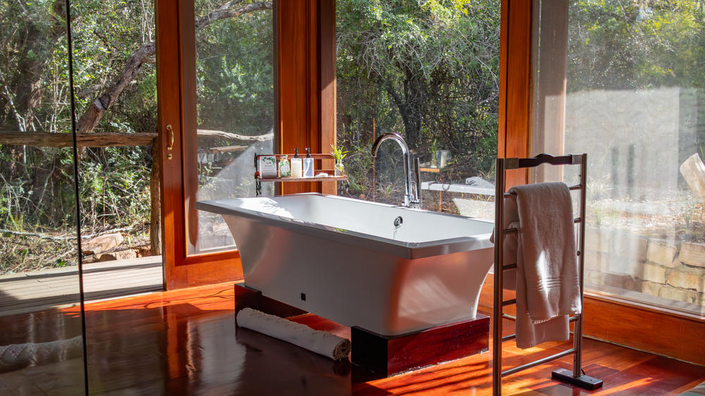 Pumba Msenge Bush Lodge