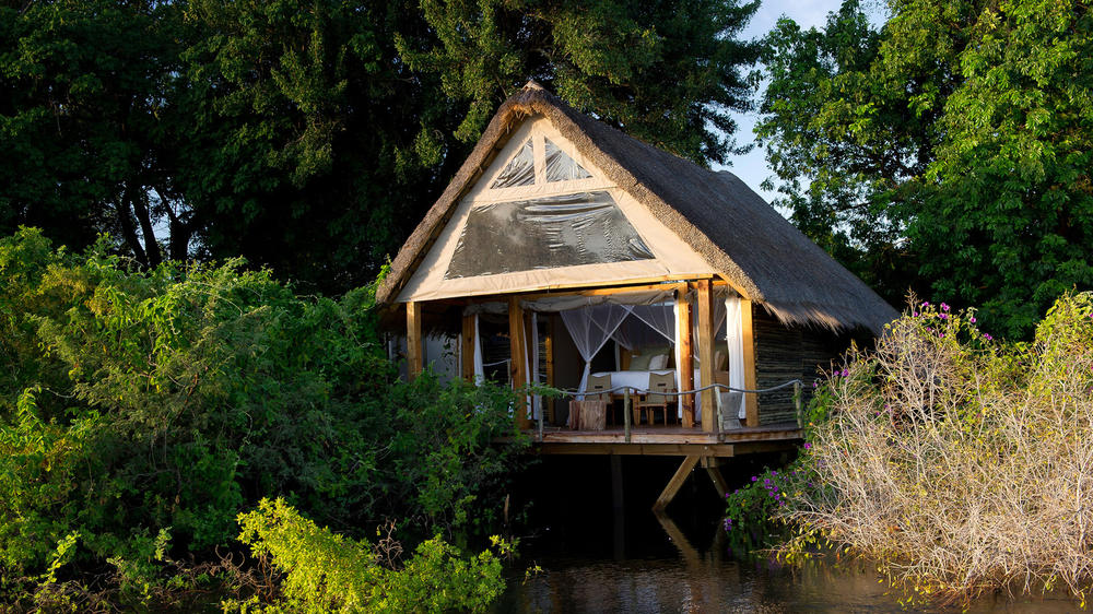 Sindabezi Island Lodge