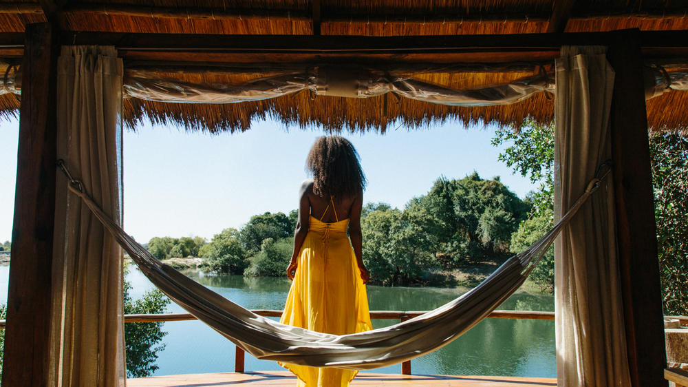 Sindabezi Island Lodge