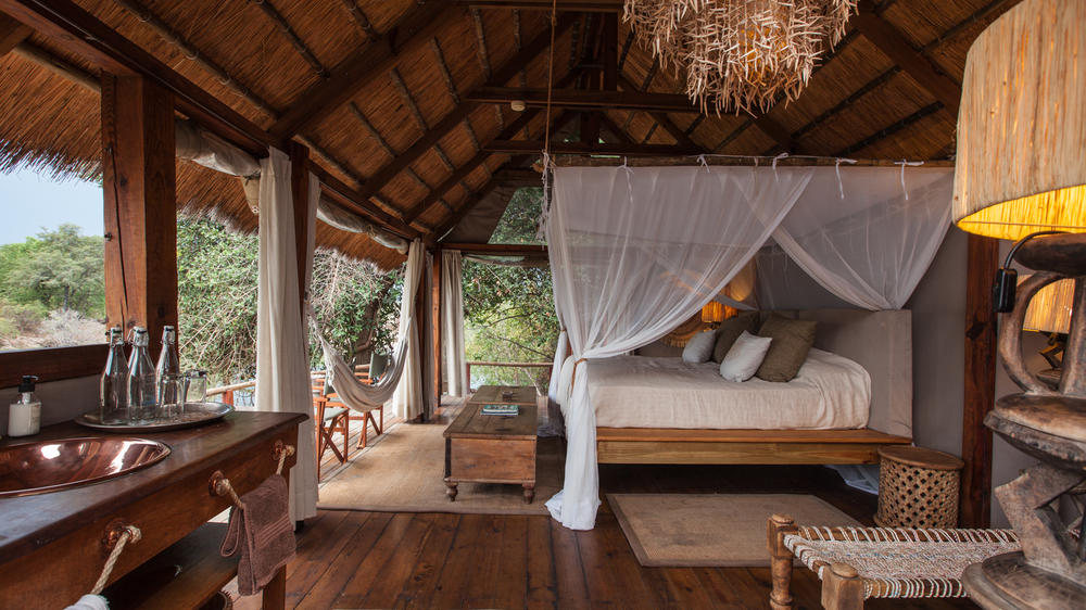 Sindabezi Island Lodge