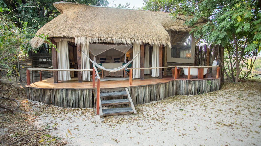 Sindabezi Island Lodge